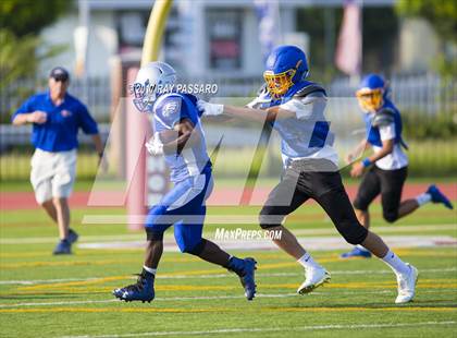 Thumbnail 2 in Bay Shore Scrimmage photogallery.