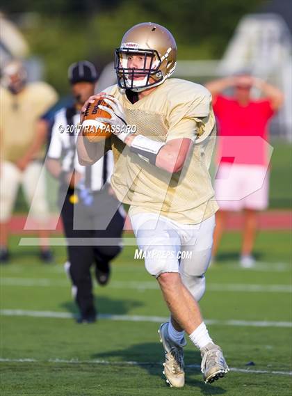 Thumbnail 2 in Bay Shore Scrimmage photogallery.