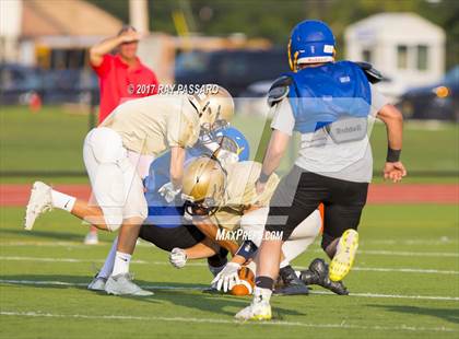 Thumbnail 1 in Bay Shore Scrimmage photogallery.