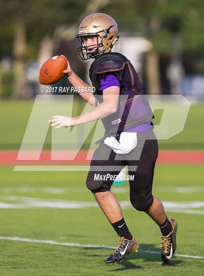 Thumbnail 2 in Bay Shore Scrimmage photogallery.