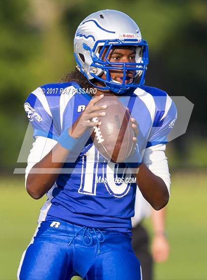 Thumbnail 2 in Bay Shore Scrimmage photogallery.