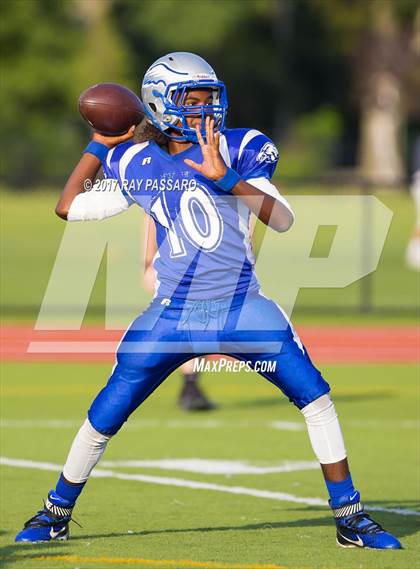 Thumbnail 3 in Bay Shore Scrimmage photogallery.