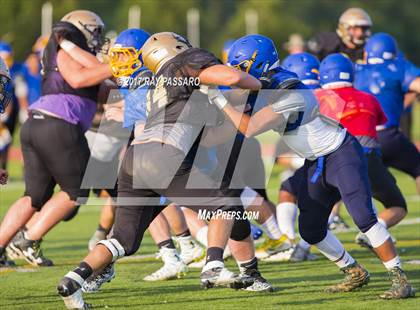 Thumbnail 2 in Bay Shore Scrimmage photogallery.