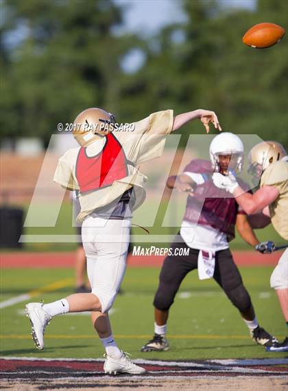 Thumbnail 1 in Bay Shore Scrimmage photogallery.
