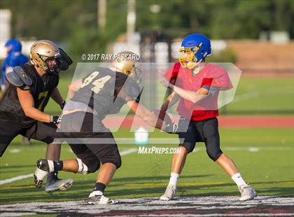 Thumbnail 3 in Bay Shore Scrimmage photogallery.