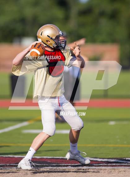 Thumbnail 1 in Bay Shore Scrimmage photogallery.