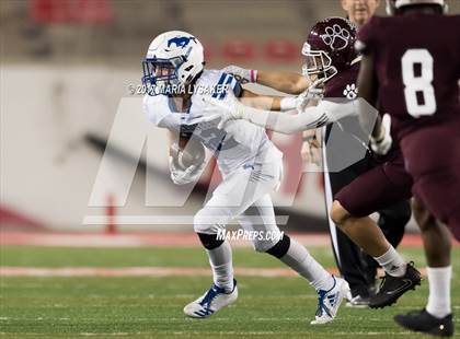 Thumbnail 3 in Friendswood vs. Cy-Fair (UIL 6A Regional Playoff) photogallery.