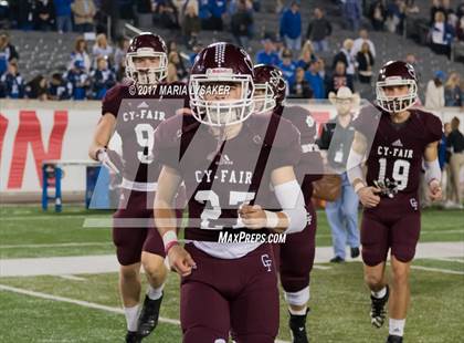 Thumbnail 2 in Friendswood vs. Cy-Fair (UIL 6A Regional Playoff) photogallery.