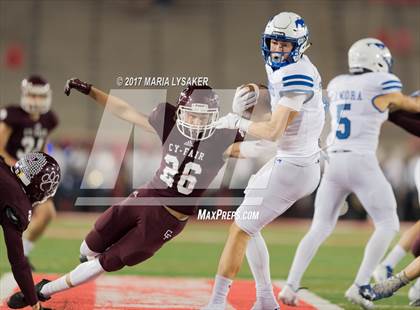 Thumbnail 3 in Friendswood vs. Cy-Fair (UIL 6A Regional Playoff) photogallery.