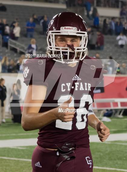 Thumbnail 2 in Friendswood vs. Cy-Fair (UIL 6A Regional Playoff) photogallery.