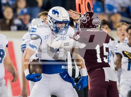 Thumbnail 2 in Friendswood vs. Cy-Fair (UIL 6A Regional Playoff) photogallery.