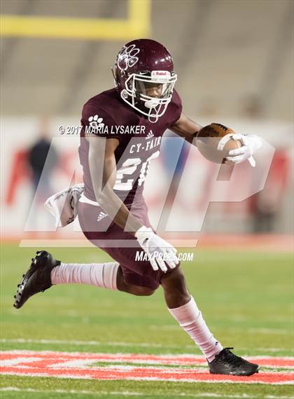 Thumbnail 2 in Friendswood vs. Cy-Fair (UIL 6A Regional Playoff) photogallery.