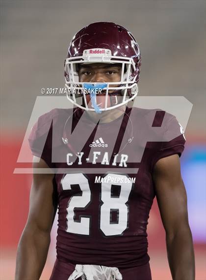 Thumbnail 2 in Friendswood vs. Cy-Fair (UIL 6A Regional Playoff) photogallery.