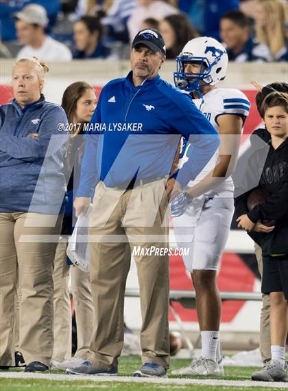 Thumbnail 2 in Friendswood vs. Cy-Fair (UIL 6A Regional Playoff) photogallery.