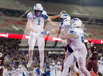 Thumbnail 2 in Friendswood vs. Cy-Fair (UIL 6A Regional Playoff) photogallery.