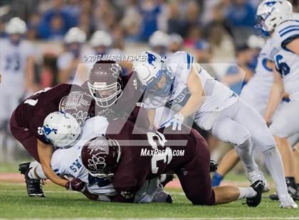 Thumbnail 3 in Friendswood vs. Cy-Fair (UIL 6A Regional Playoff) photogallery.