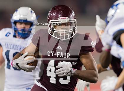 Thumbnail 2 in Friendswood vs. Cy-Fair (UIL 6A Regional Playoff) photogallery.