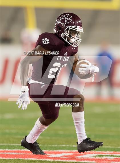 Thumbnail 1 in Friendswood vs. Cy-Fair (UIL 6A Regional Playoff) photogallery.