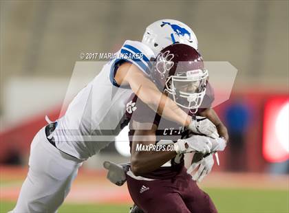 Thumbnail 1 in Friendswood vs. Cy-Fair (UIL 6A Regional Playoff) photogallery.