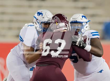 Thumbnail 3 in Friendswood vs. Cy-Fair (UIL 6A Regional Playoff) photogallery.
