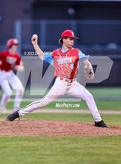 Thumbnail 3 in North Scott @ Dubuque Senior photogallery.