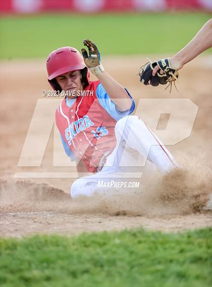 Thumbnail 1 in North Scott @ Dubuque Senior photogallery.
