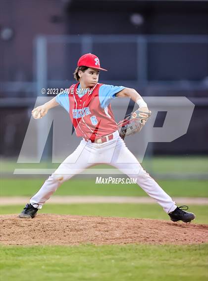 Thumbnail 3 in North Scott @ Dubuque Senior photogallery.
