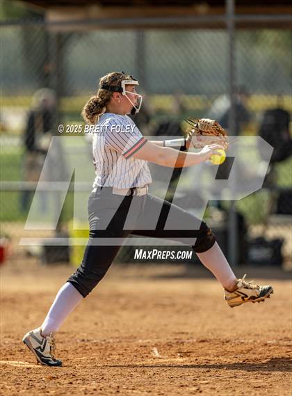 Thumbnail 2 in Hastings vs. Grand Island photogallery.