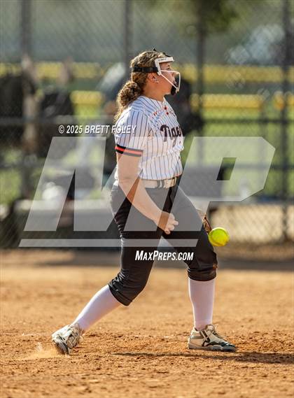 Thumbnail 1 in Hastings vs. Grand Island photogallery.