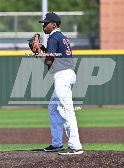 Thumbnail 3 in Cypress Woods vs Cypress Springs photogallery.