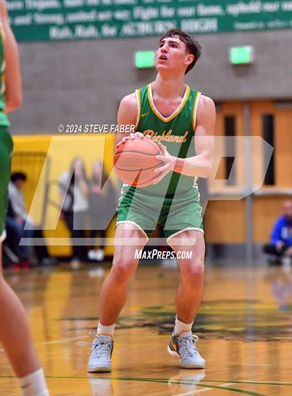 Thumbnail 3 in Richland @ Tahoma (WIAA 4A Round 1) photogallery.