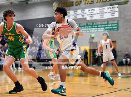 Thumbnail 3 in Richland @ Tahoma (WIAA 4A Round 1) photogallery.