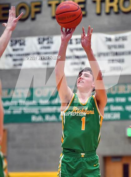Thumbnail 1 in Richland @ Tahoma (WIAA 4A Round 1) photogallery.