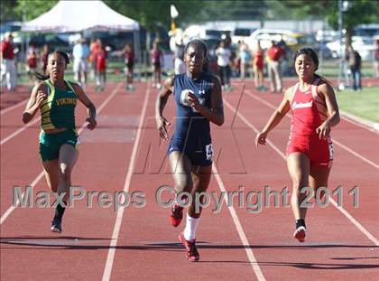 Thumbnail 1 in CIF CS Yosemite Area Finals (100m Dash) photogallery.