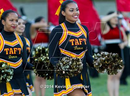 Thumbnail 1 in Canoga Park @ Taft photogallery.