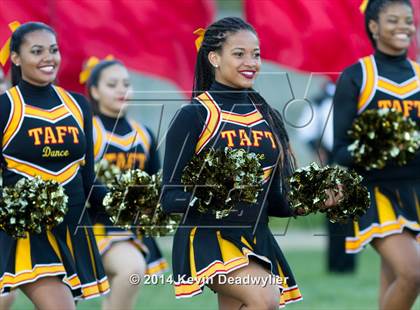Thumbnail 1 in Canoga Park @ Taft photogallery.