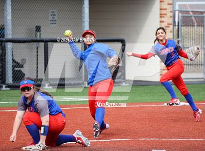 Thumbnail 2 in Rowlett vs. Cooper (Dallas ISD Invitational) photogallery.