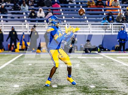 Thumbnail 3 in James Madison @ Oscar Smith  (VHSL Class 6 Final) photogallery.