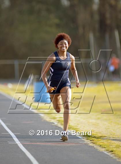 Thumbnail 2 in CFV Girls Track Meet photogallery.