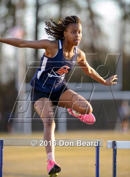 Thumbnail 3 in CFV Girls Track Meet photogallery.