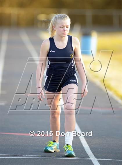 Thumbnail 3 in CFV Girls Track Meet photogallery.