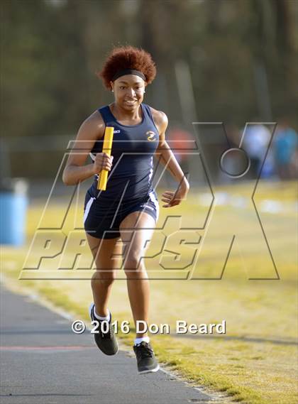 Thumbnail 3 in CFV Girls Track Meet photogallery.