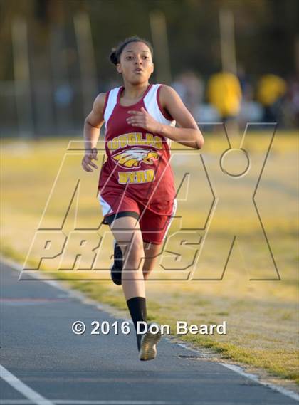 Thumbnail 2 in CFV Girls Track Meet photogallery.