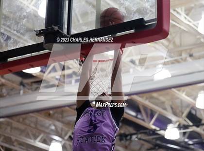 Thumbnail 3 in Bastrop @ College Station photogallery.