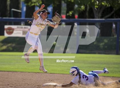 Thumbnail 2 in Caruthers vs. Boron (CIF CS Division 5 Championships) photogallery.