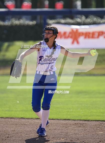 Thumbnail 3 in Caruthers vs. Boron (CIF CS Division 5 Championships) photogallery.