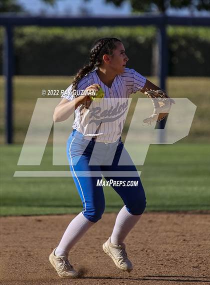 Thumbnail 3 in Caruthers vs. Boron (CIF CS Division 5 Championships) photogallery.