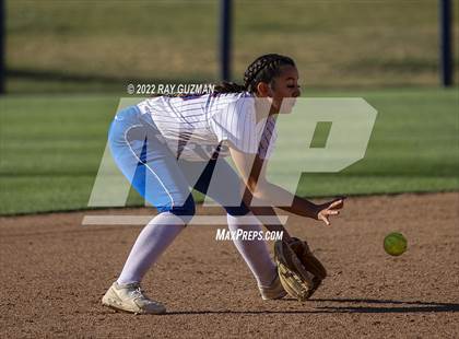 Thumbnail 1 in Caruthers vs. Boron (CIF CS Division 5 Championships) photogallery.