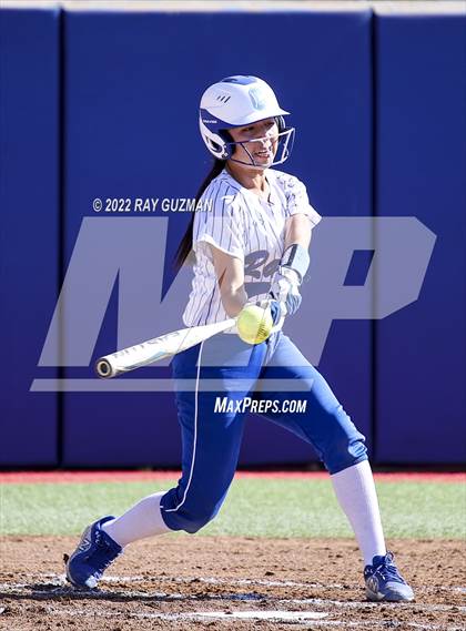 Thumbnail 2 in Caruthers vs. Boron (CIF CS Division 5 Championships) photogallery.