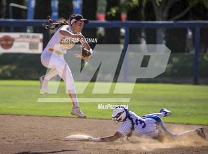 Thumbnail 3 in Caruthers vs. Boron (CIF CS Division 5 Championships) photogallery.
